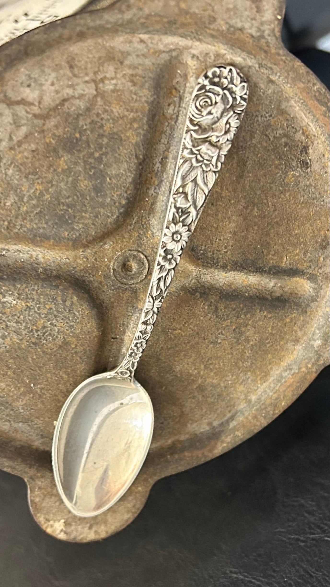 Sterling Silver Ring - Repousse 1900s