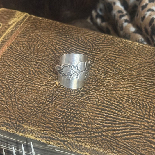 Sterling Silver 1940s Fruit Motif Ring โ Saddle Spoon Ring
