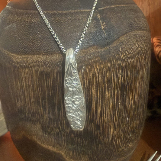 1889 Sterling Silver Necklace