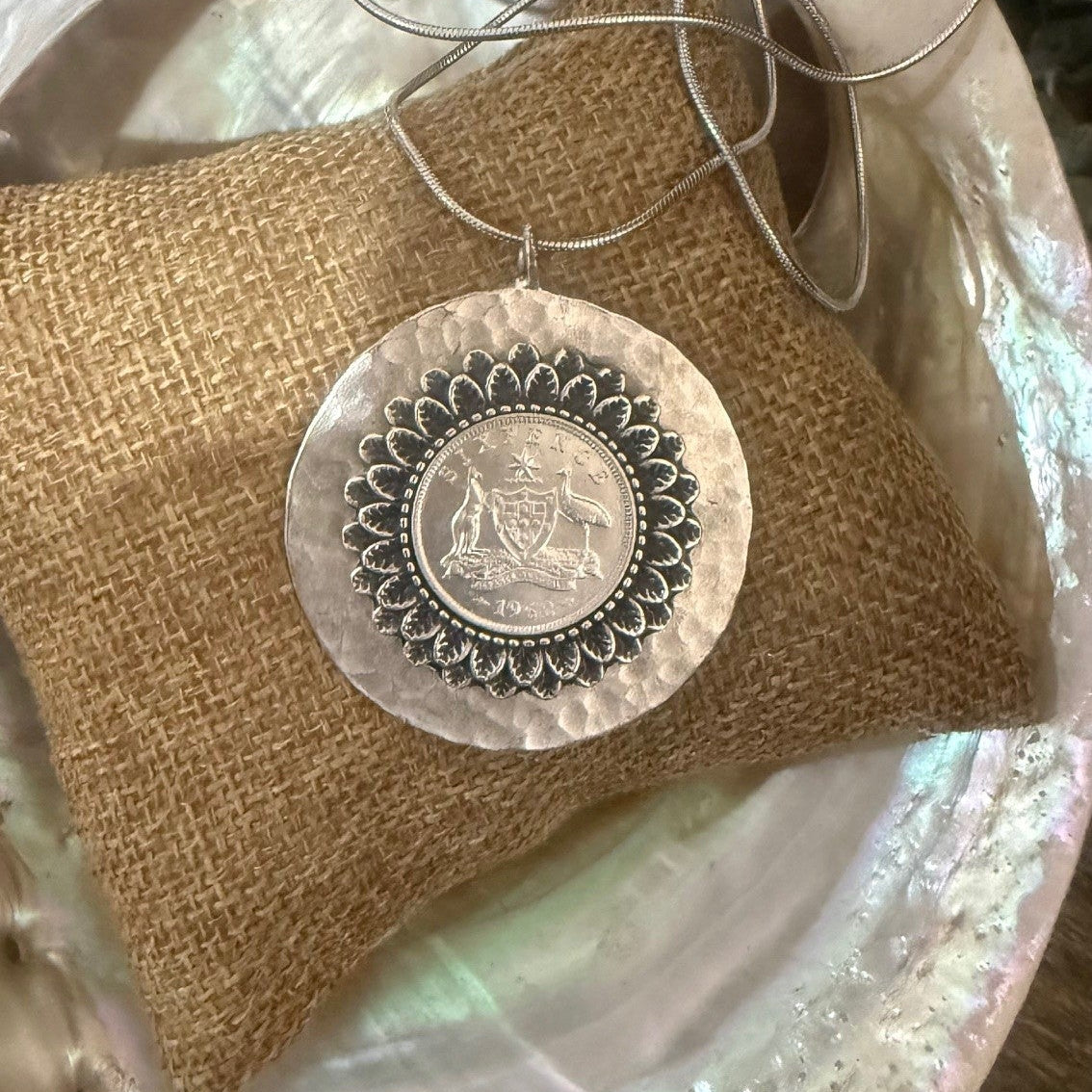 1962 Floral Setting Necklace