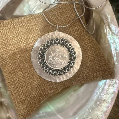 1962 Floral Setting Necklace