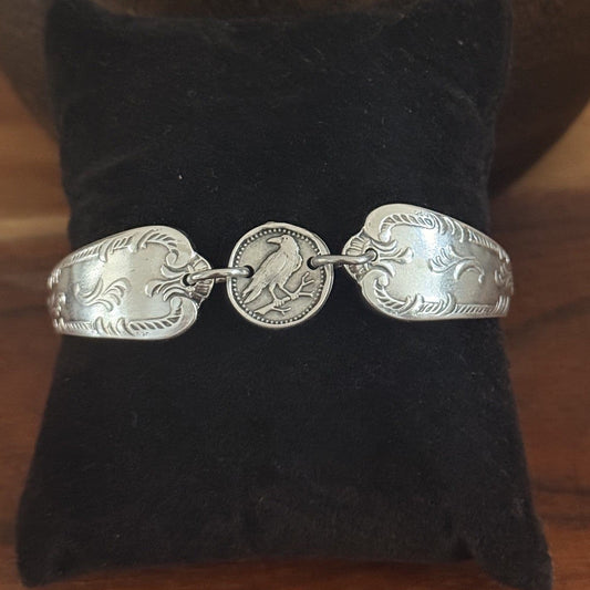 Grosvenor “Diane” Raven Bracelet | 1960s Wearable History