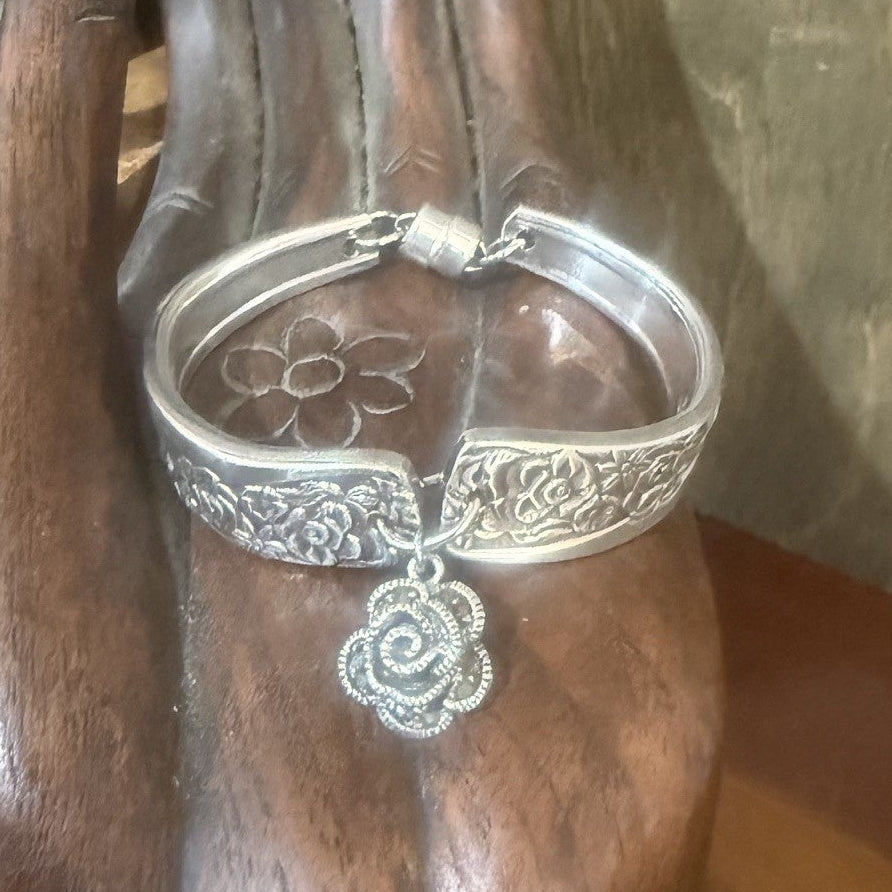 Vintage Flower Bracelet