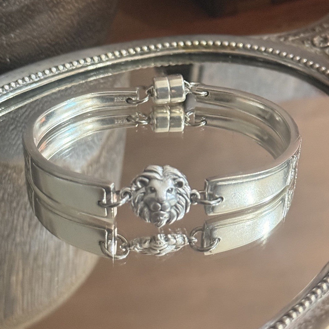 Vintage Viners & Hall Shaftesbury Silverware Bracelet | Lion Head