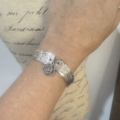 Vintage Flower Bracelet