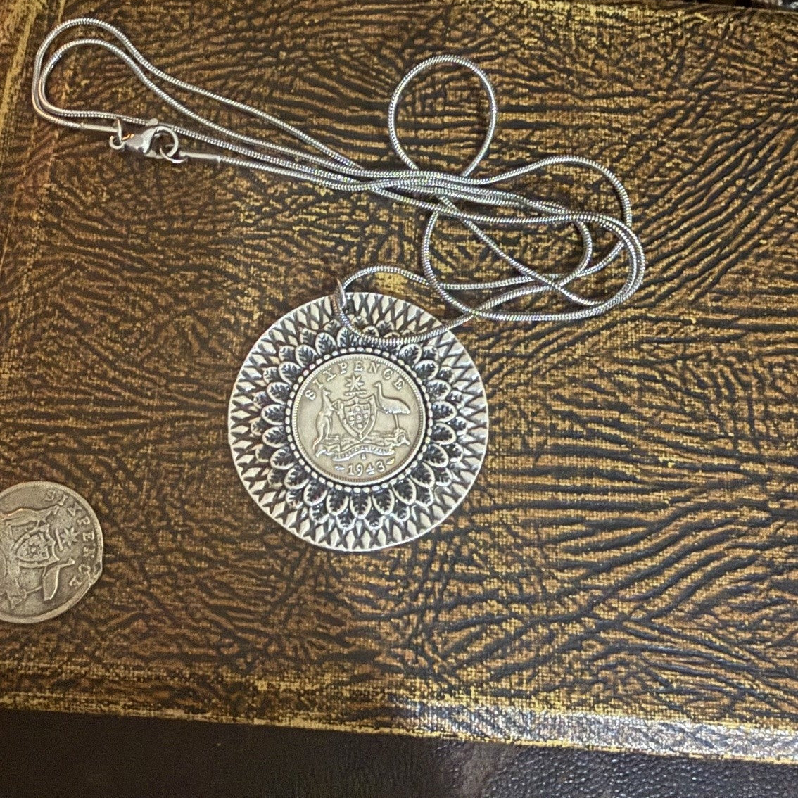 1943 Floral Disc Necklace