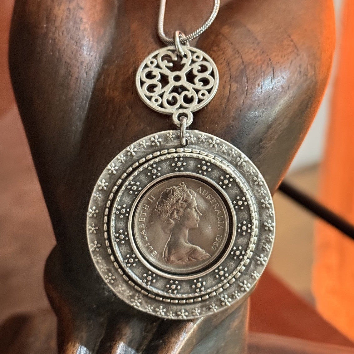 1967 Australian 10 Cent Coin Necklace |