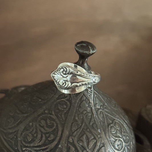 1913 Sterling Silver Sugar Nips Saddle Ring