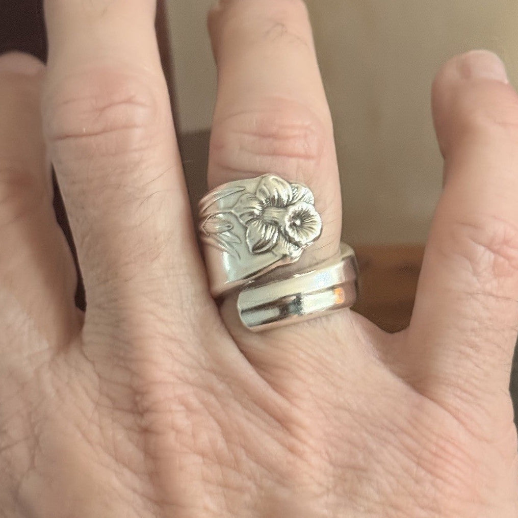 1950 Daffodil Wrap Ring