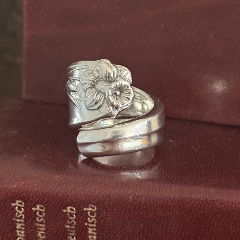 1950 Daffodil Wrap Ring