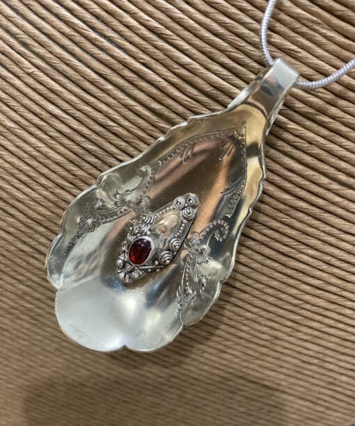 Stunning Vintage Necklace