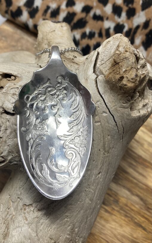 Decorative Detailed Spoon Necklace - Image 2