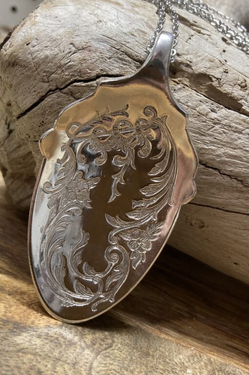 Decorative Detailed Spoon Necklace - Image 4