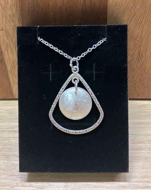 1959 Domed Sixpence Necklace - Image 4