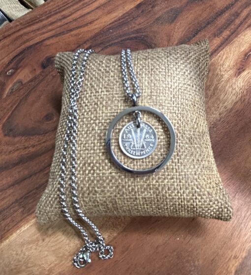 1964 Swing Thru Bezel Coin Necklace - Image 3