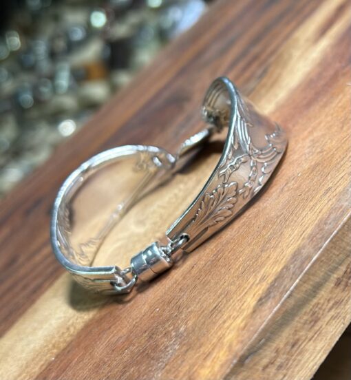 Elegant Flower Silverware Bracelet - Image 4