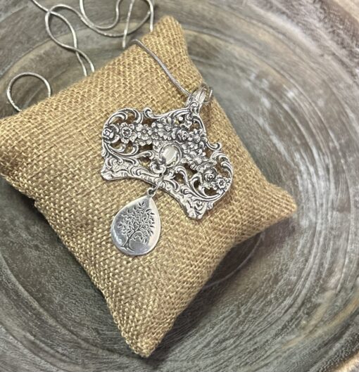 Captivating Symbolic Necklace - Image 2