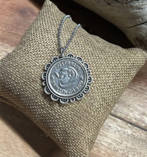 1960 Lightweight Alloy Set Shilling Necklace - Image 2