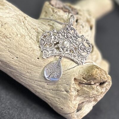 Captivating Symbolic Necklace