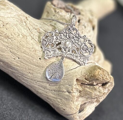 Captivating Symbolic Necklace