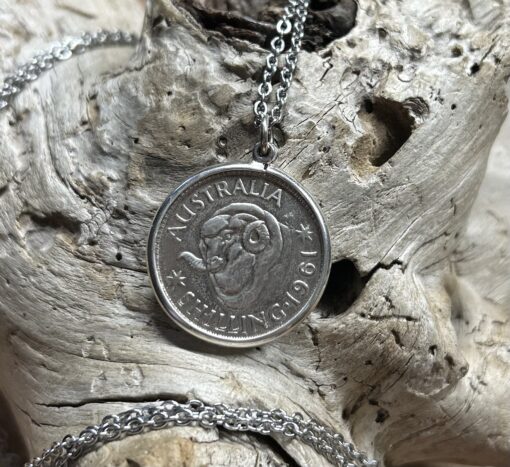 1961 Australian Heritage Necklace - Image 3