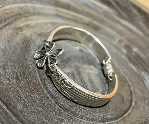 Flower Vintage Bracelet - Image 3