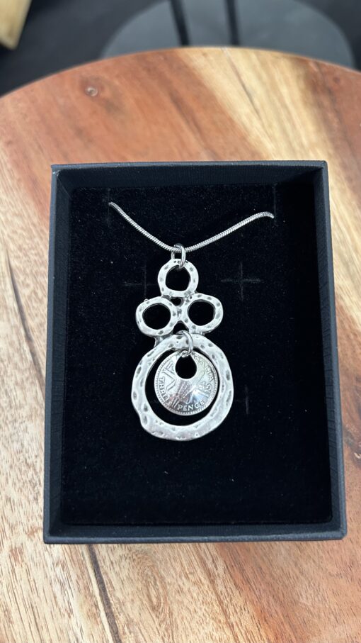 Hand domed 1942 Australian threepence geometric necklace - Image 2