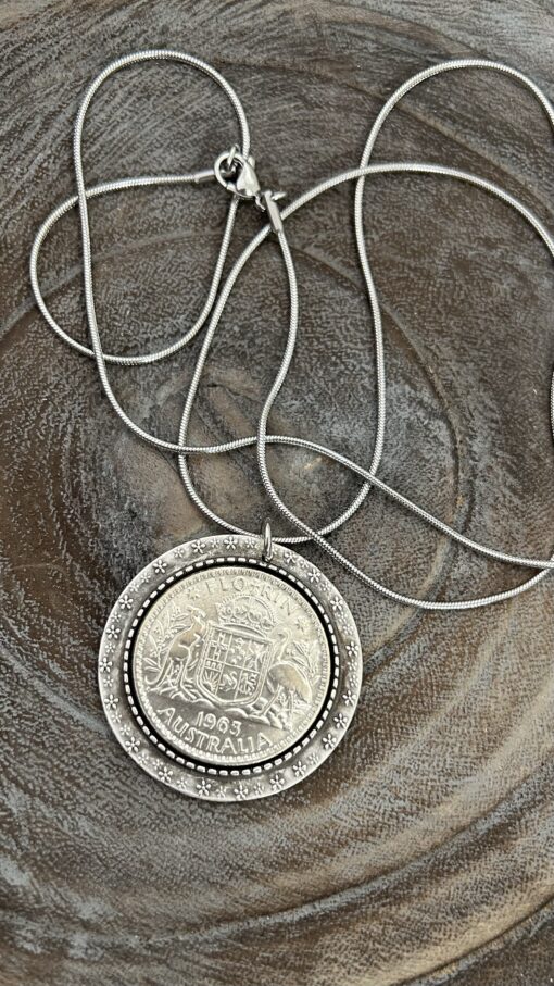 1963 Florin Alloy Necklace: Vintage Charm - Image 2