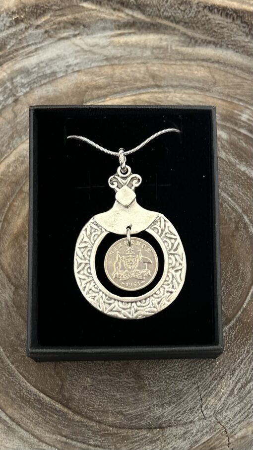 Dual-Sided 1951 Australian Sixpence Organic Surround Necklace - Image 3