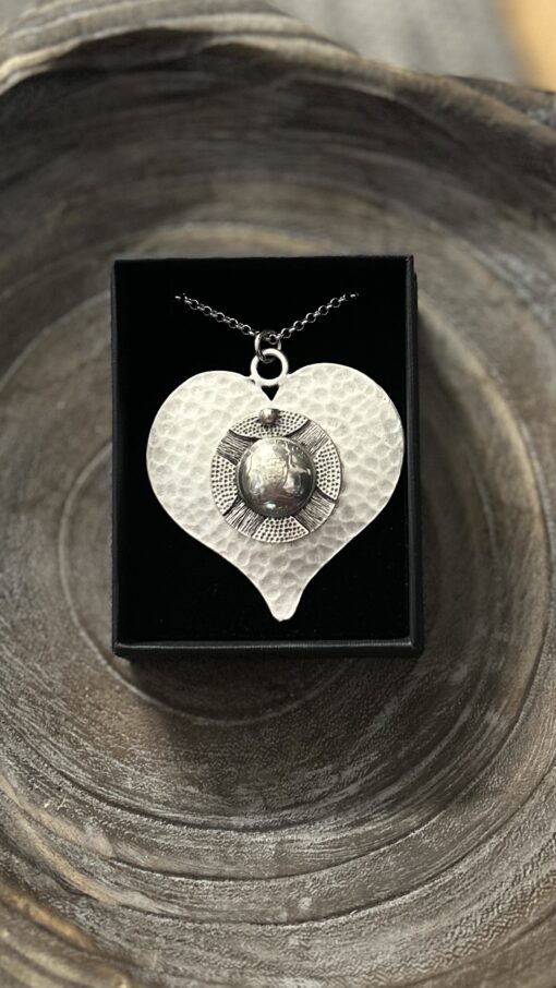 Bold 1951 Australian Threepence Coin Statement Necklace - Image 3