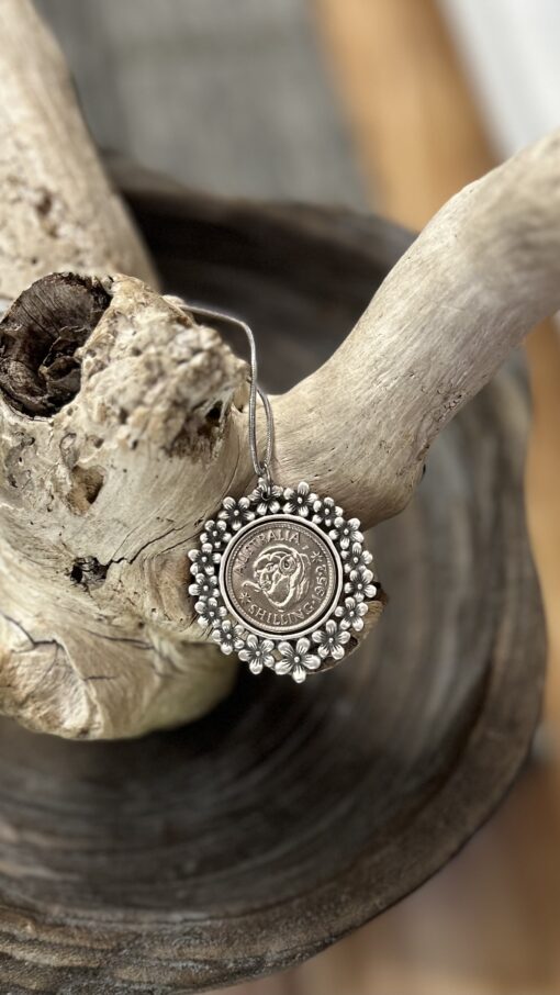 Elegant 1952 Australian Shilling Coin Necklace