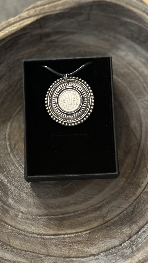 Classic 1960 Australian Threepence Coin Necklace - Image 3