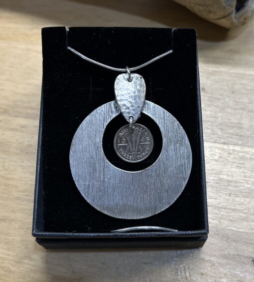 Unique Alloy 1948 Threepence Coin Necklace - Image 3