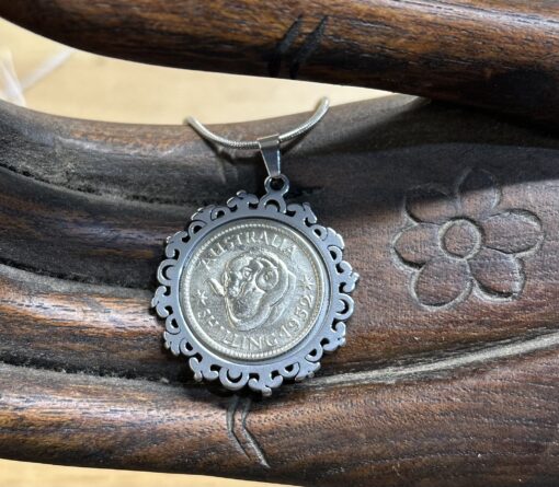 1952 Unisex Shilling Necklace - Image 2