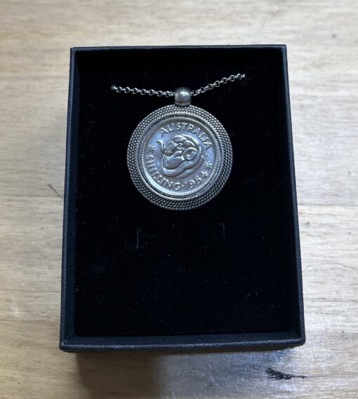 1954 Unisex Shilling Necklace - Image 2