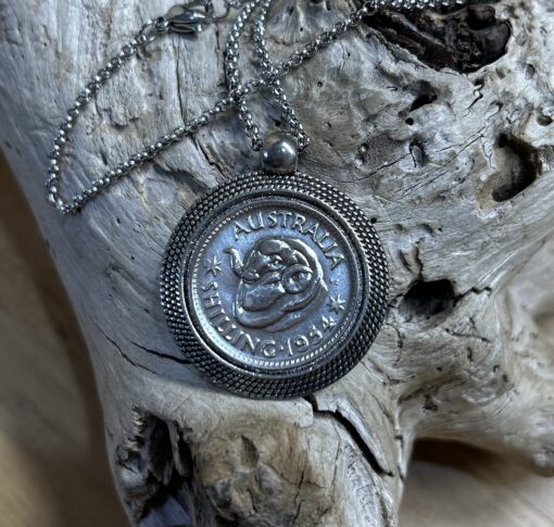 1954 Unisex Shilling Necklace - Image 3