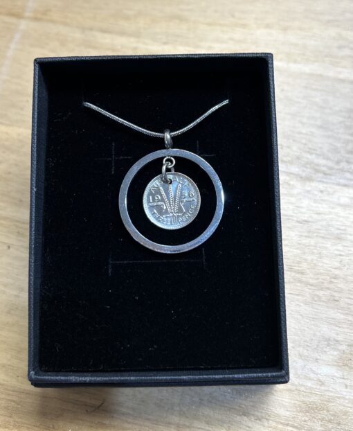 1956 Australian Threepence Coin Necklace - Image 3