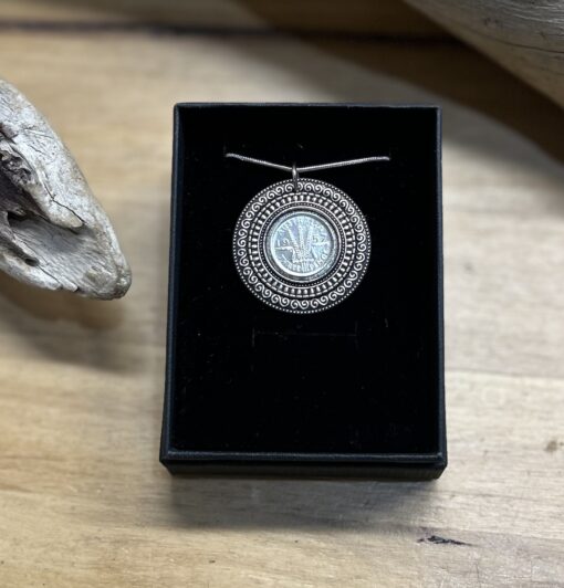 Elegant 1957 Threepence Coin Necklace - Image 2