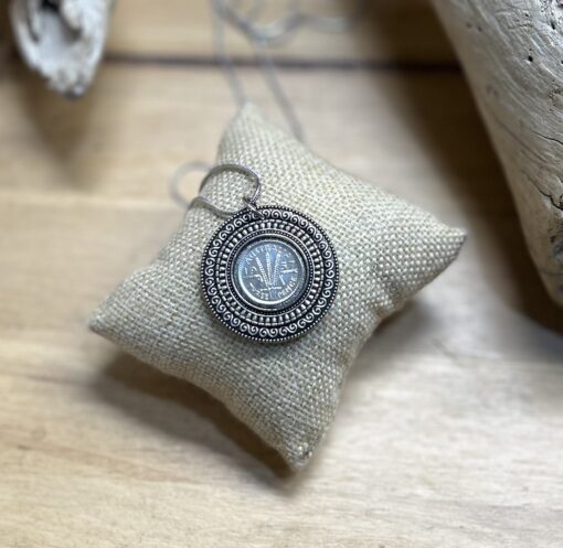 Elegant 1957 Threepence Coin Necklace - Image 3