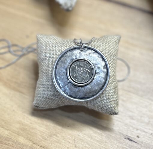 1963 Australian Sixpence Coin Necklace - Image 3